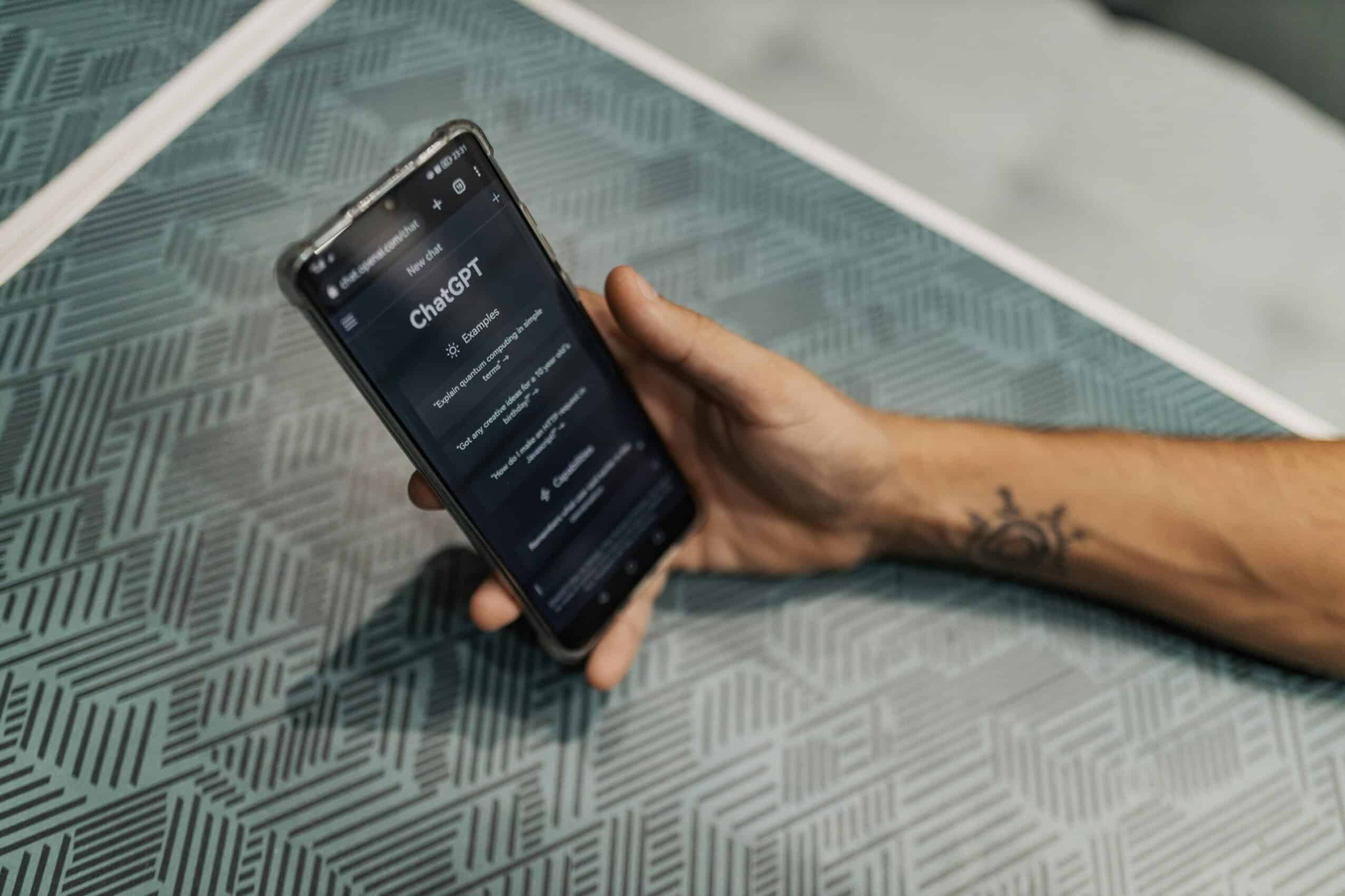 Interactie met AI-formulieren op een mobiele telefoon